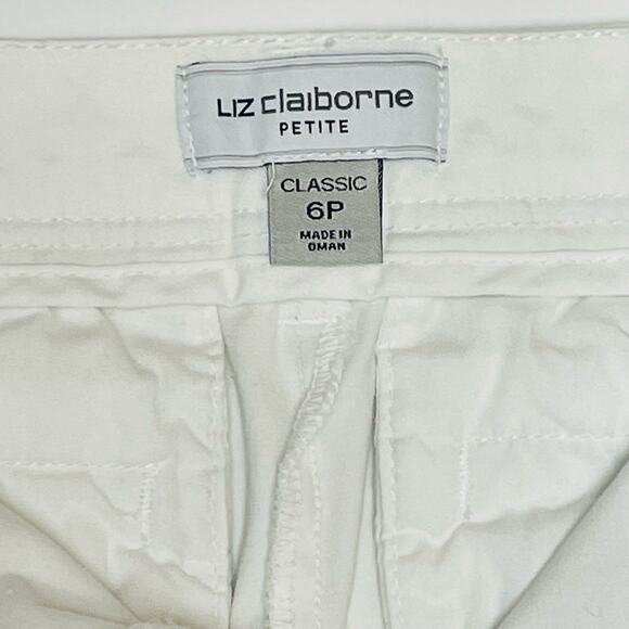 Liz Claiborne Flat Front Bermuda Shorts, White, Size 6 Petite - Picture 3 of 9
